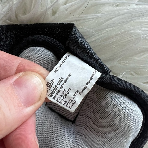 Tone Fitness Adjustable Ankle/Wrist Weights – Pair of Light Resistance Straps - Picture 3 of 4